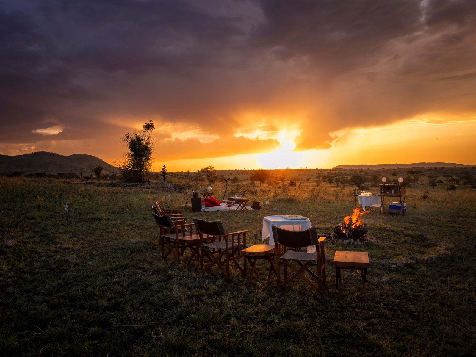Sundowners at Itika Serengeti Camp